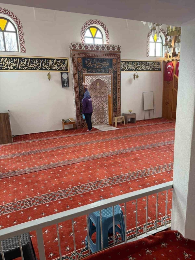 germencikte camiler ramazana hazirlaniyor 8afa4477c6f0