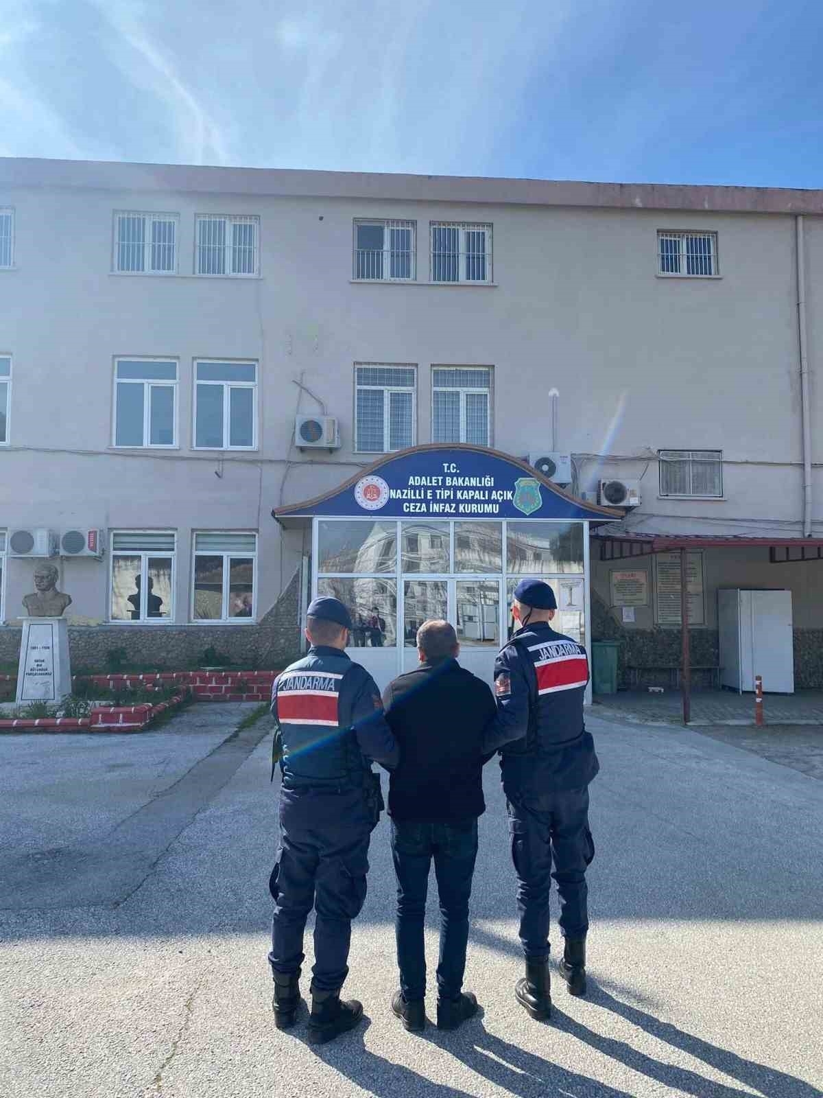 Hapis cezasıyla aranan şahıs Nazilli’de yakalandı 1 hapis cezasiyla aranan sahis nazillide yakalandi 0523c9105676