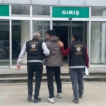 Hırsızlık suçundan aranan şahıs Kuşadası’nda yakalandı