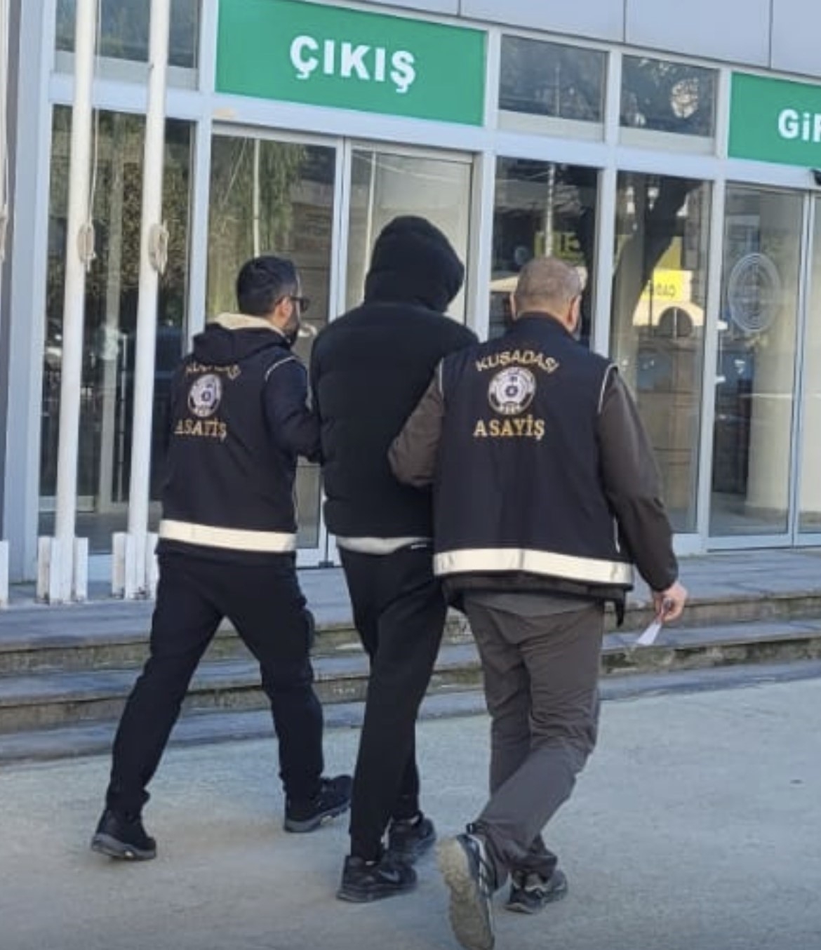 Kuşadası’nda Emniyetin Nefes Kesen Takibi: Firari Katil Yakalandı!