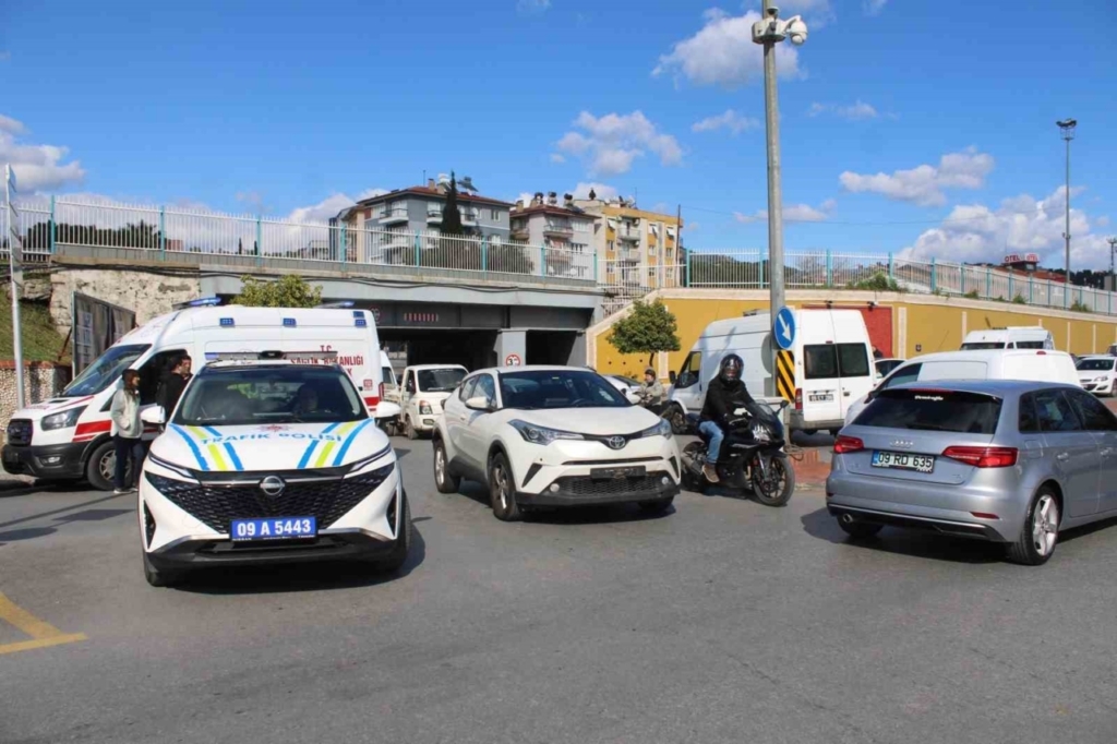 kavsak icindeki kazada surucu yaralandi 0a3a21da328c