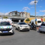 Kavşak içindeki kazada sürücü yaralandı