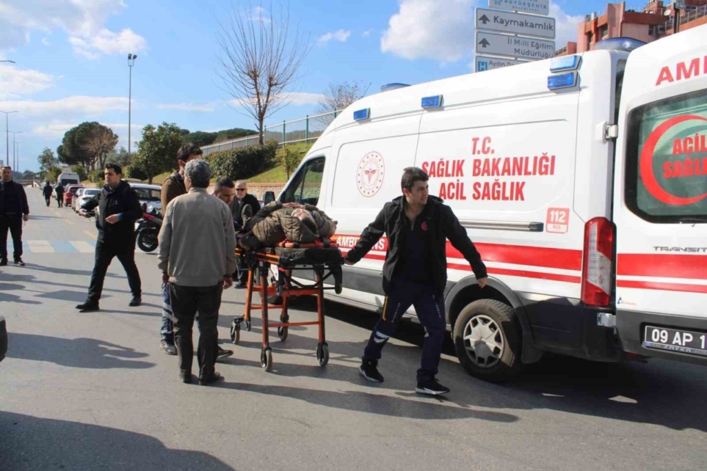 kavsak icindeki kazada surucu yaralandi a1207f947489
