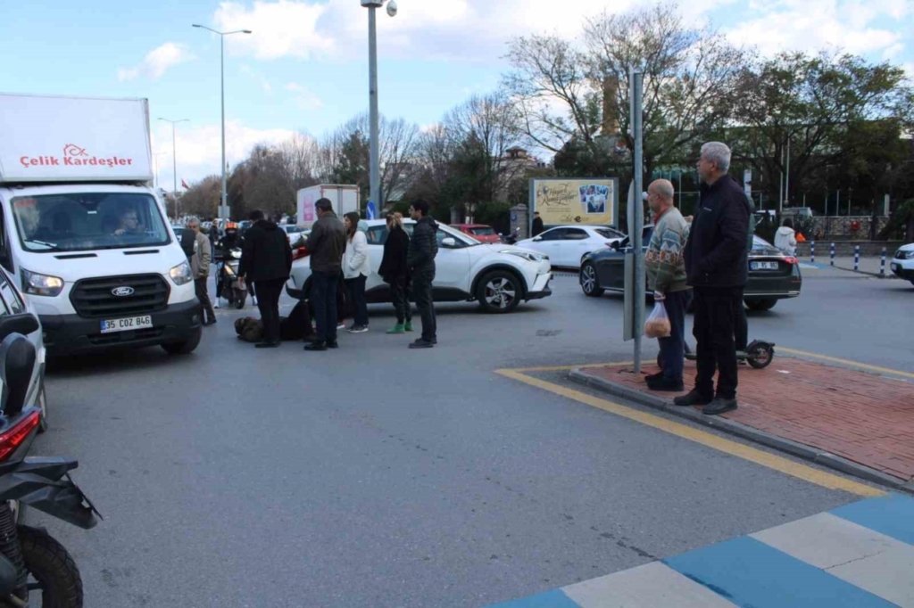 kavsak icindeki kazada surucu yaralandi d01a62ae87c2