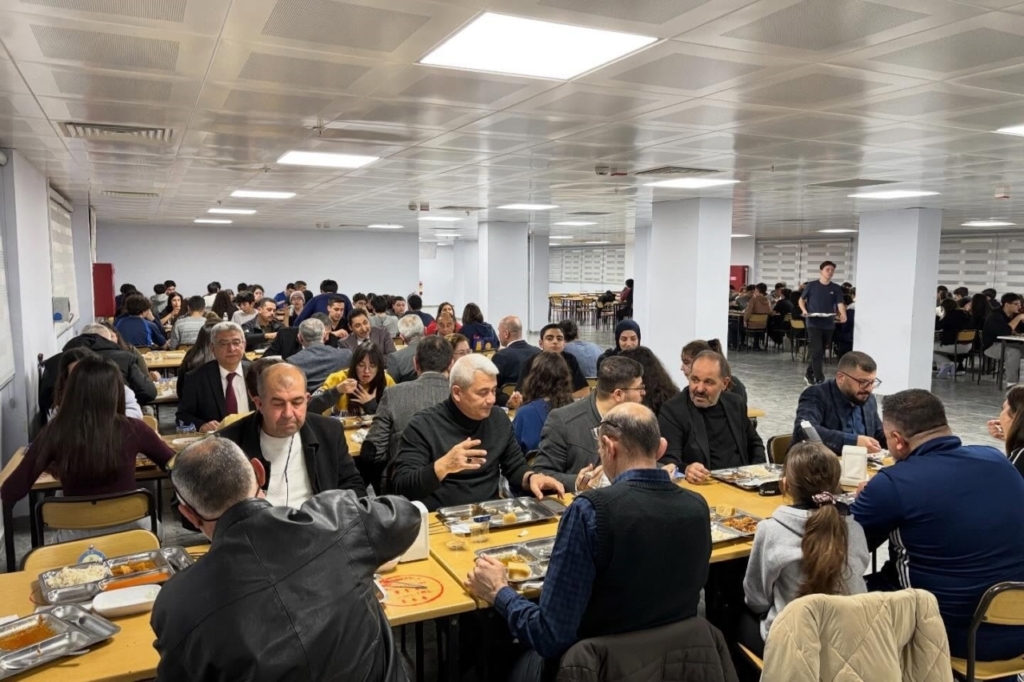 kaymakam dogru ogrencilerle iftar sofrasinda bulustu f05ff85e1be8