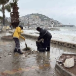 Kuşadası Belediyesi’nden sağanak ve fırtına mesaisi