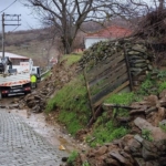 Kuyucak Belediyesi’nden yağışla kapanan yollara hızlı müdahale