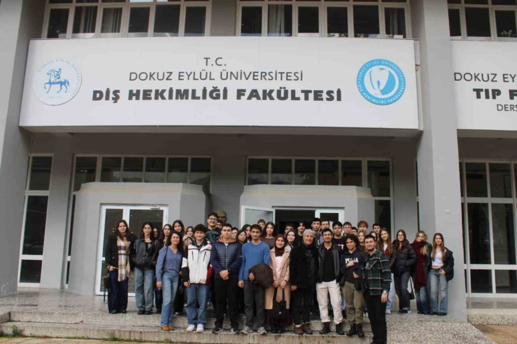 Ortaklar Fen Lisesi İzmir Çıkarması: Gençler Kariyer Yolculuğunda Üniversiteleri Keşfetti 5 lise ogrencileri universiteleri yakindan tanidi 1bd0dae8b75d