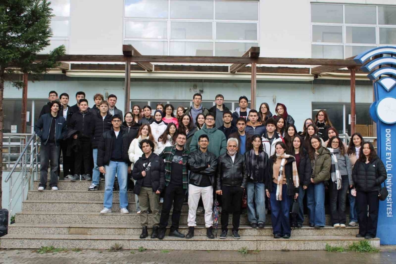 Ortaklar Fen Lisesi İzmir Çıkarması: Gençler Kariyer Yolculuğunda Üniversiteleri Keşfetti