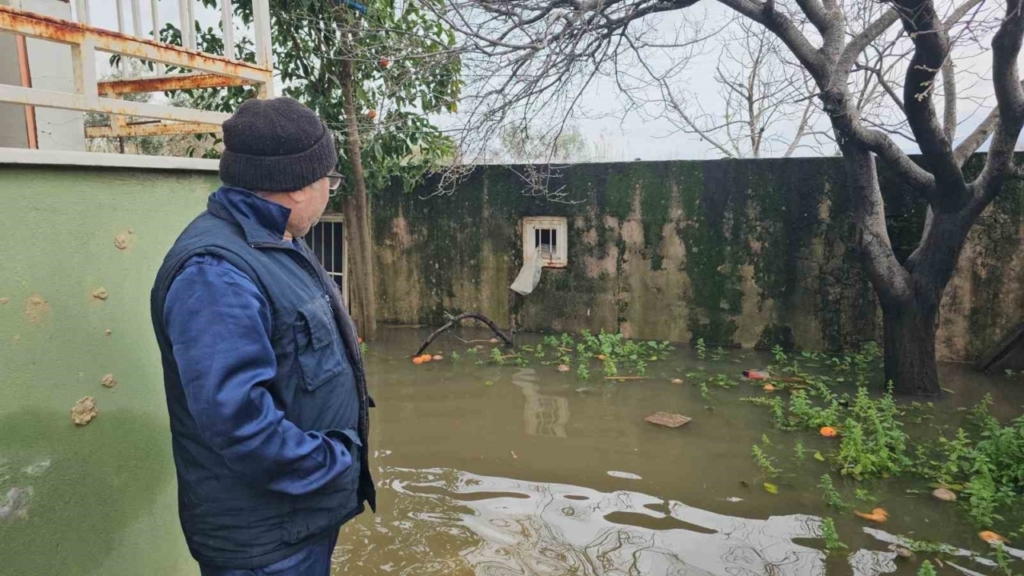 Nazilli’de mahalle sular altında kaldı, ekipler anında müdahale etti 5 nazillide mahalle sular altinda kaldi ekipler aninda mudahale etti 63a89aff8722
