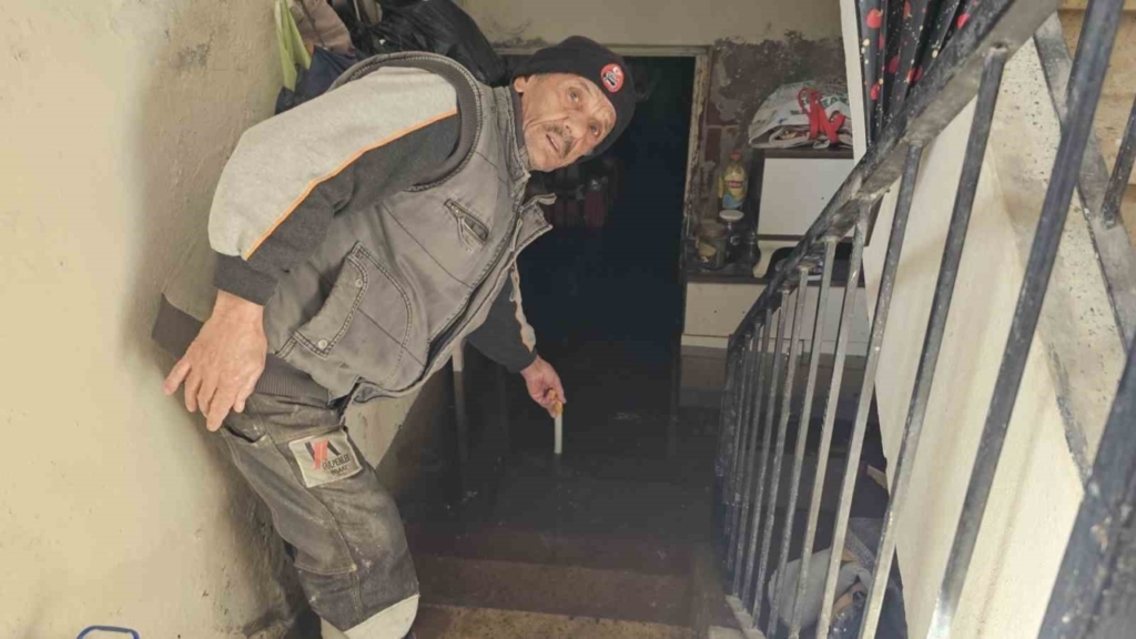Nazilli’de mahalle sular altında kaldı, ekipler anında müdahale etti 9 nazillide mahalle sular altinda kaldi ekipler aninda mudahale etti dd60c96cfe30