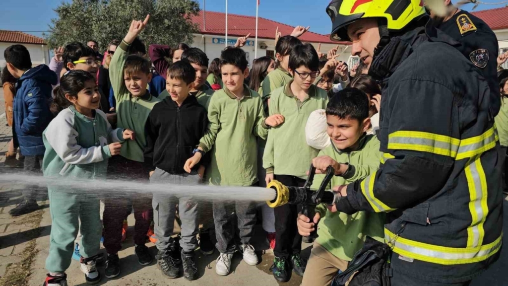 Nazilli’de öğrencilere ’Ormanları Koruma, Afet ve Yangın Eğitimi’ verildi 2 nazillide ogrencilere ormanlari koruma afet ve yangin egitimi verildi 7d5dea4d26b9