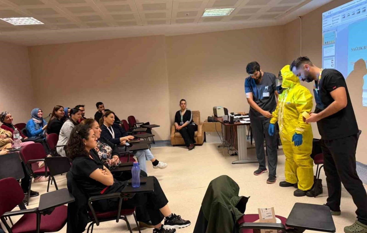 Nazilli Devlet Hastanesi’nde Sağlık Personeline Kritik Eğitim: CPR, Triyaj ve KBRN Bilgileri Güncellendi