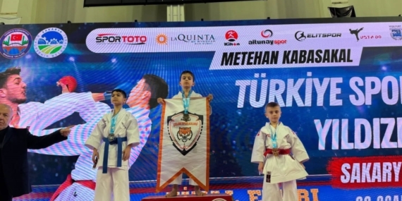 Nazillili minik karateci Türkiye şampiyonu oldu