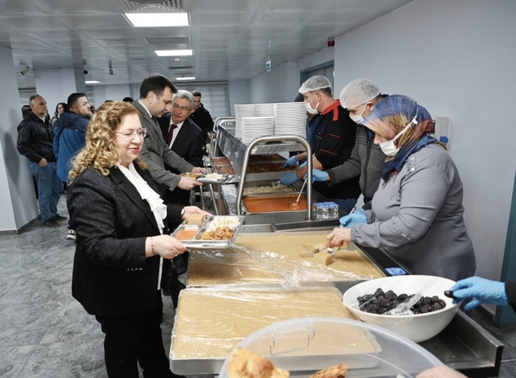 Ortaklar Fen Lisesi’nde "Maarifin Kalbinde Ramazan" iftarı 5 ortaklar fen lisesinde maarifin kalbinde ramazan iftari 3ab91ac58d8d