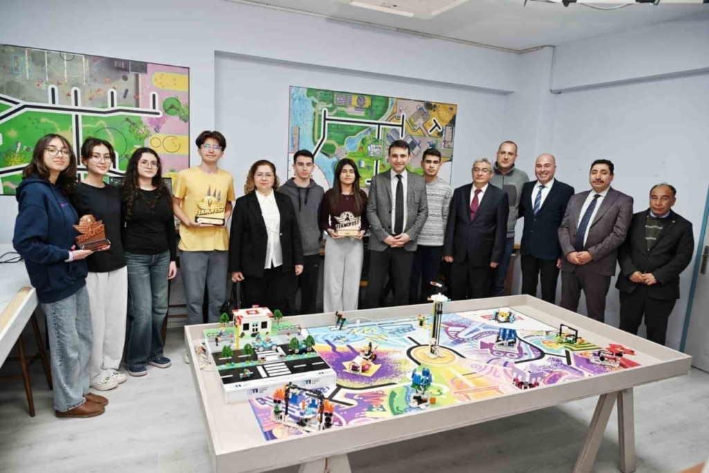 Ortaklar Fen Lisesi’nde "Maarifin Kalbinde Ramazan" iftarı 4 ortaklar fen lisesinde maarifin kalbinde ramazan iftari abfd1387981e