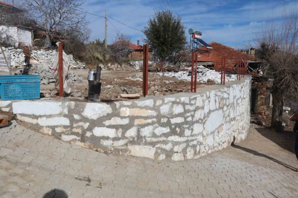 ortulu mahallesinde yol yenileme ve bakim calismasi baafb332bb0e