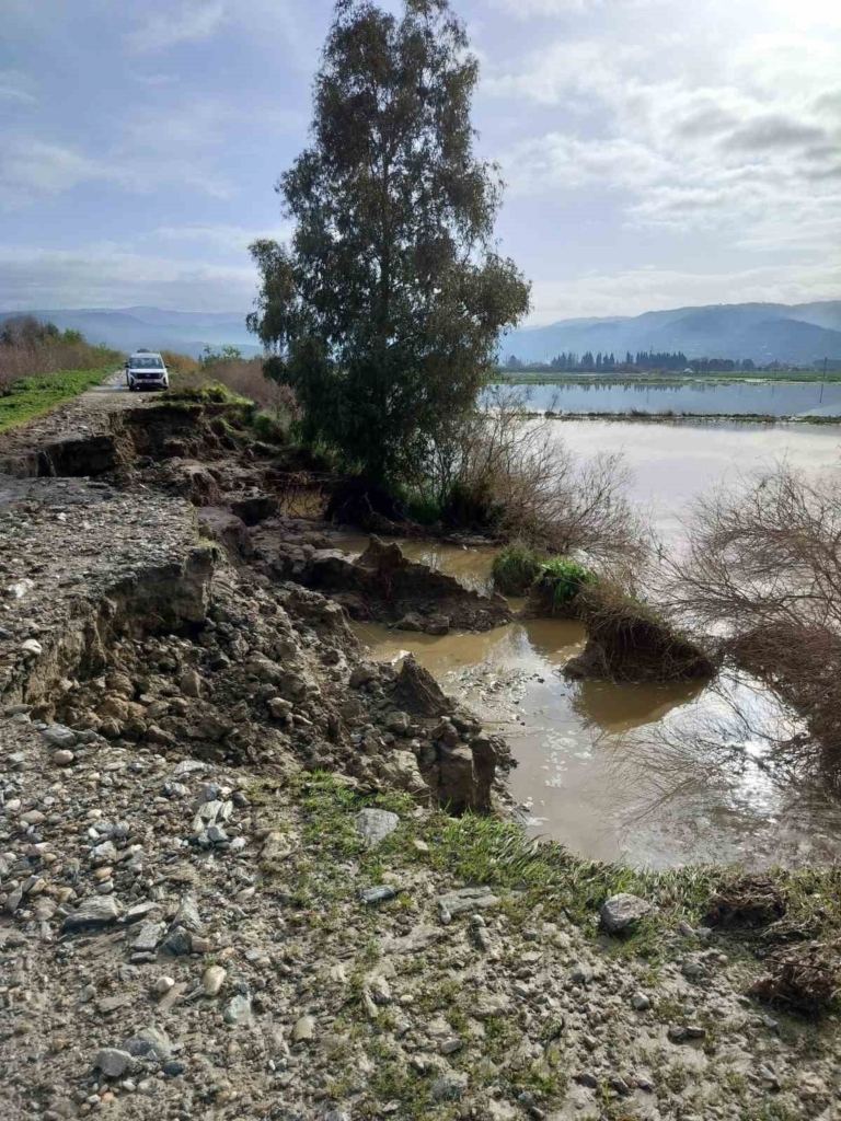 Söke’de aşırı yağışlar sonrası tarım alanlarında hasar tespiti 5 sokede asiri yagislar sonrasi tarim alanlarinda hasar tespiti 09a4e65616f6
