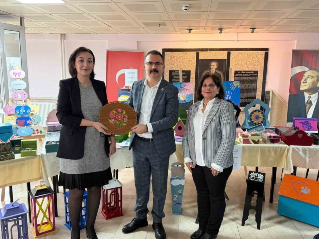 sultanhisarda el emegi goz nuru eserler sergilendi 39dad9c75c44