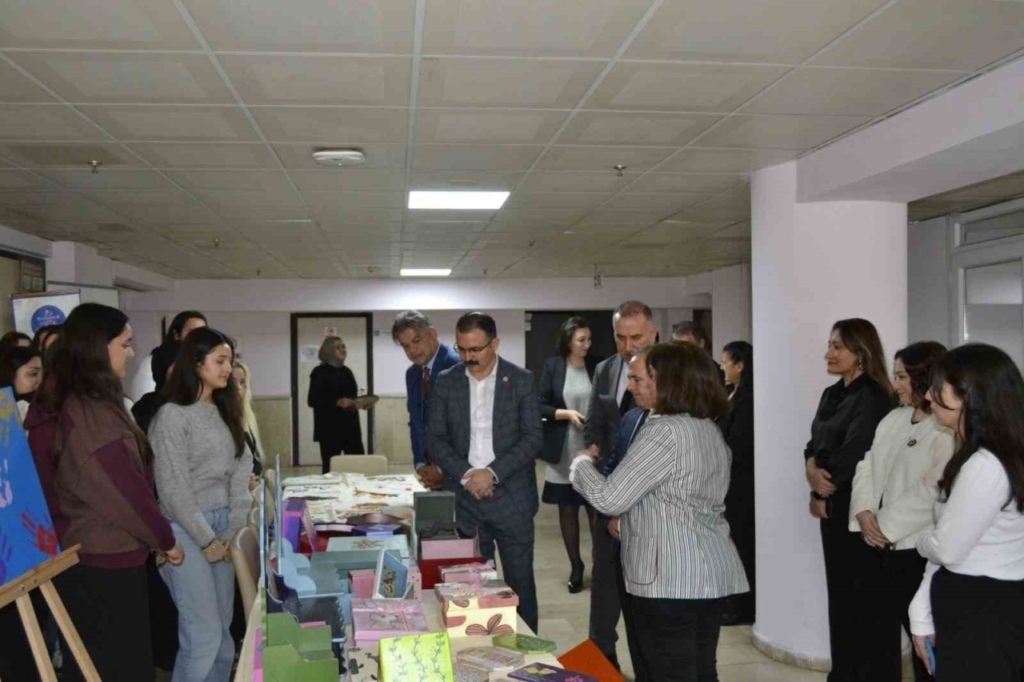 sultanhisarda el emegi goz nuru eserler sergilendi 830c293c079a