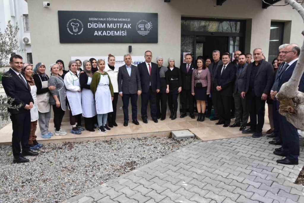 vali canbolat didim mutfak akademisinde incelemelerde bulundu da30d907ca03