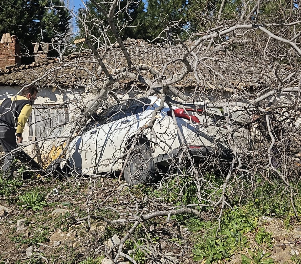 Bozdoğan’da feci kaza: 2 ölü, 1 yaralı