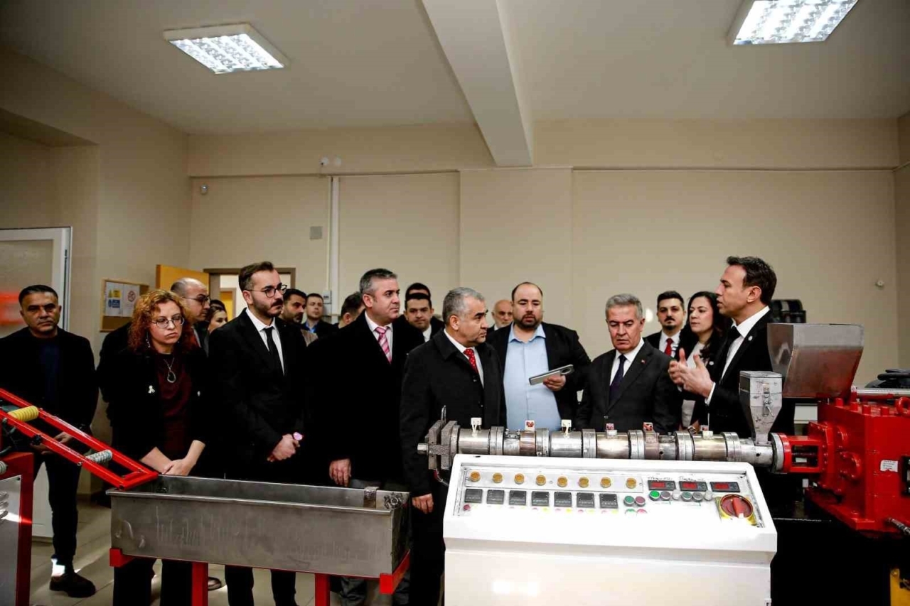 ADÜ’de eğitim ve araştırma altyapısına kapsamlı yatırım 3 ADÜ’de eğitim ve araştırma altyapısına kapsamlı yatırım