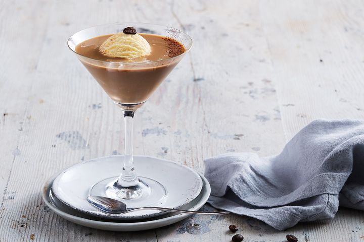 Evde Yapabileceğiniz En İyi 12 Kahve Kokteyl Tarifi 12 affogato espresso martini 142961 2