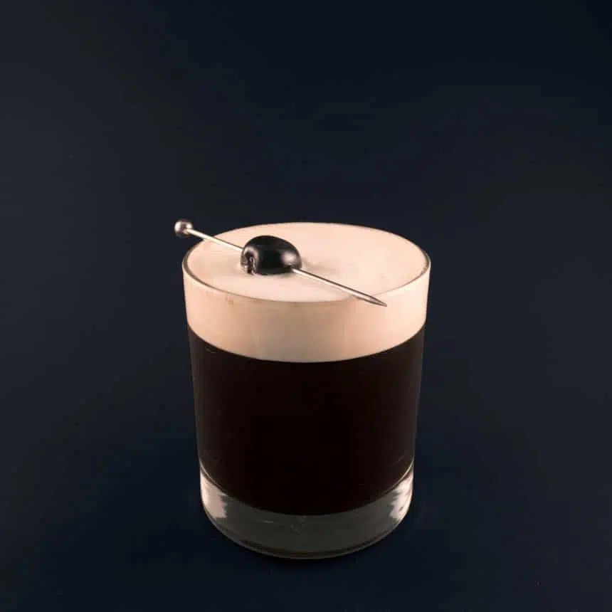 Evde Yapabileceğiniz En İyi 12 Kahve Kokteyl Tarifi 6 amaretto coffee 860x860 1