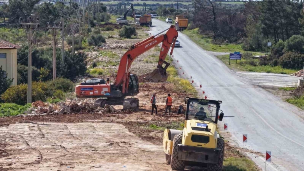 Aydın Büyükşehir, Akbük’te yol yenileme çalışmalarını sürdürüyor 3 aydin buyuksehir akbukte yol yenileme calismalarini surduruyor 4dfcc0ec2aae