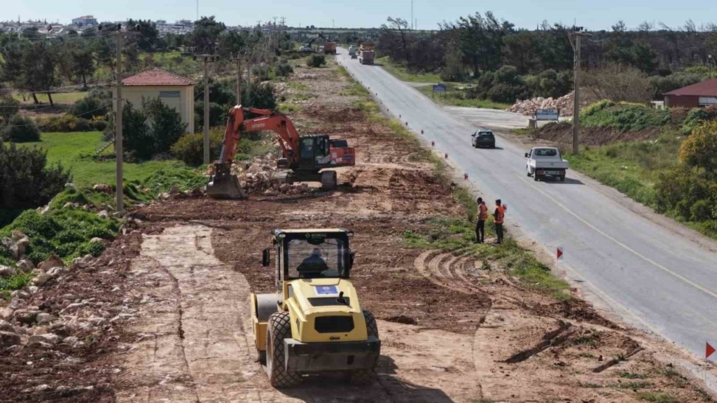 Aydın Büyükşehir, Akbük’te yol yenileme çalışmalarını sürdürüyor 7 aydin buyuksehir akbukte yol yenileme calismalarini surduruyor b4d7a0938f7f