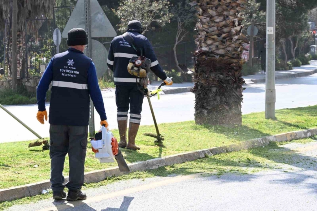 Aydın Büyükşehir’den bayram öncesi Kuşadası’nda çevre düzenlemesi 4 aydin buyuksehirden bayram oncesi kusadasinda cevre duzenlemesi 3018d1fe66bd