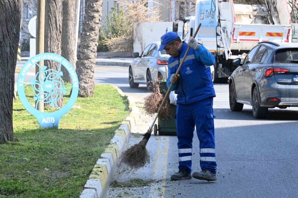 Aydın Büyükşehir’den bayram öncesi Kuşadası’nda çevre düzenlemesi 5 aydin buyuksehirden bayram oncesi kusadasinda cevre duzenlemesi 5815ef2bac13