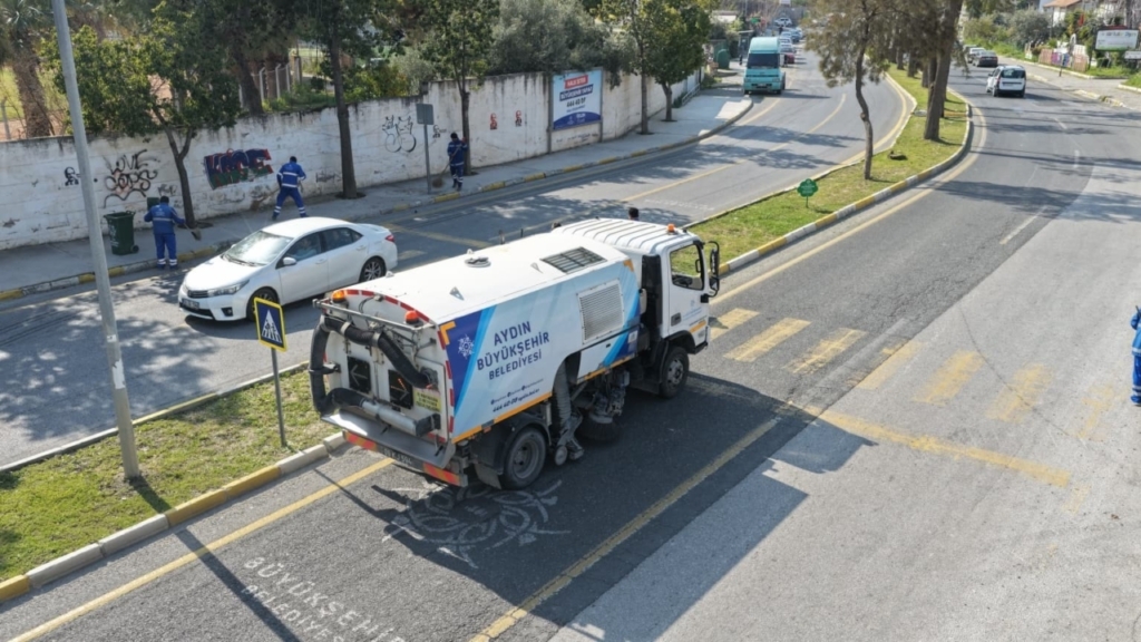Aydın Büyükşehir’den bayram öncesi Kuşadası’nda çevre düzenlemesi 7 aydin buyuksehirden bayram oncesi kusadasinda cevre duzenlemesi 7d38a33932e4