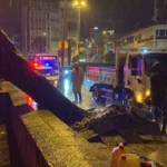 Aydın kent merkezinde faciadan dönüldü: Asırlık çam ağacı devrildi