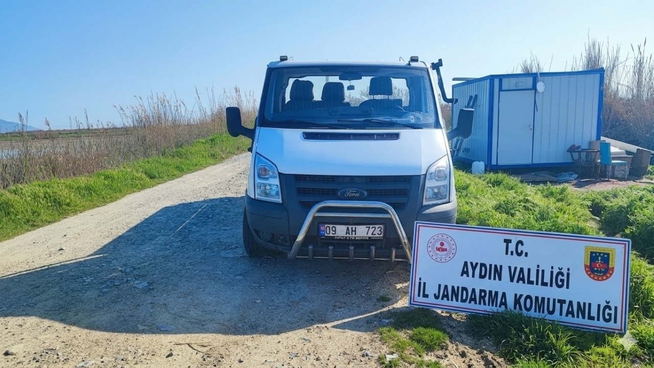 Aydın’da 18 düzensiz göçmen yakalandı, 4 organizatör gözaltına alındı 10 Aydın’da 18 düzensiz göçmen yakalandı, 4 organizatör gözaltına alındı