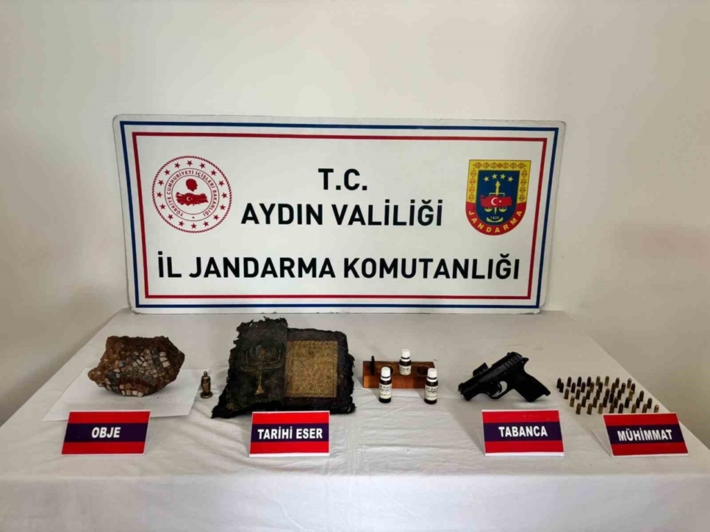 aydinda bizans donemine ait altin islemeli dua kitabi ele gecirildi 4b60c2375860