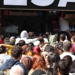 Aydın’da ’indirimli eşya’ izdihamı: Ezilen ve bayılan vatandaşlar hastaneye kaldırıldı