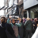 Aydın’da ’indirimli eşya’ izdihamı: Ezilen ve bayılan vatandaşlar hastaneye kaldırıldı