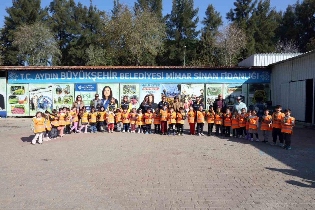 aydinda ogrenciler doga sevgisini ogreniyor f877b9edf4e1