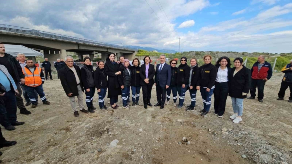 aydinin ilek bahceleri torenle hizmete acildi a3eeb5855b34