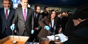 Başkan Çerçioğlu, Bakan Bayraktar ile birlikte iftarda vatandaşlarla bir araya geldi