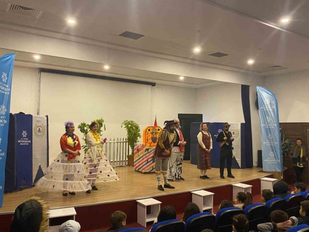 baskan cercioglu incirliovada cocuklari tiyatro ile bulusturdu cca7bb4d370b