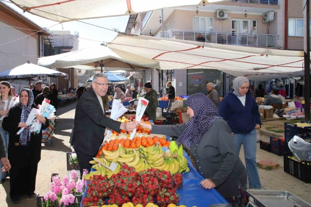 baskan gulerden kadinlara cicekli jest 336d294b826e