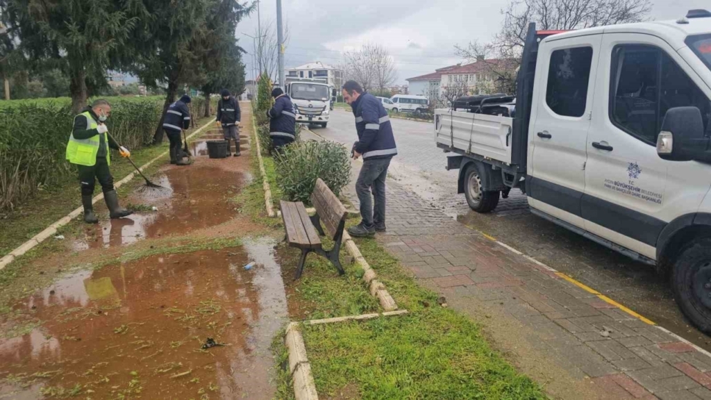 Büyükşehir ekiplerinden Nazilli yürüyüş yolunda bakım çalışması 4 buyuksehir ekiplerinden nazilli yuruyus yolunda bakim calismasi 28540b9cacc2