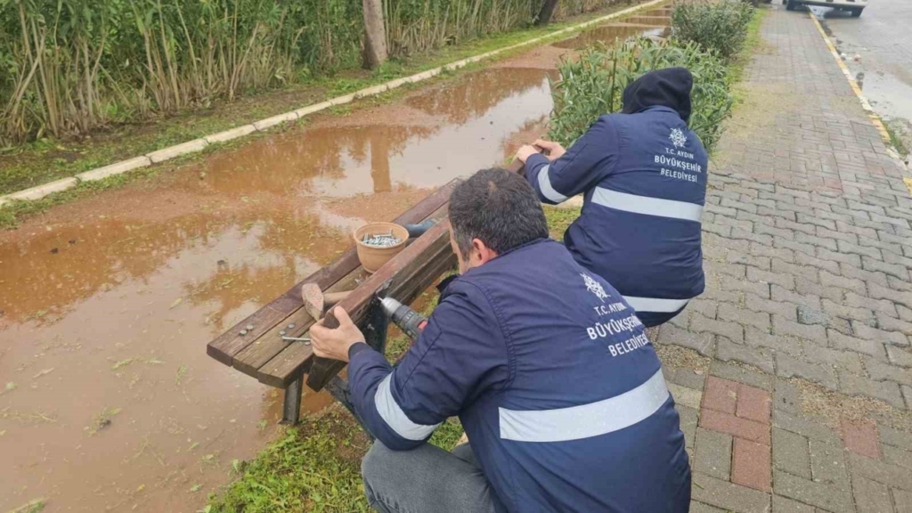 Büyükşehir ekiplerinden Nazilli yürüyüş yolunda bakım çalışması 5 buyuksehir ekiplerinden nazilli yuruyus yolunda bakim calismasi 345ed47fc454