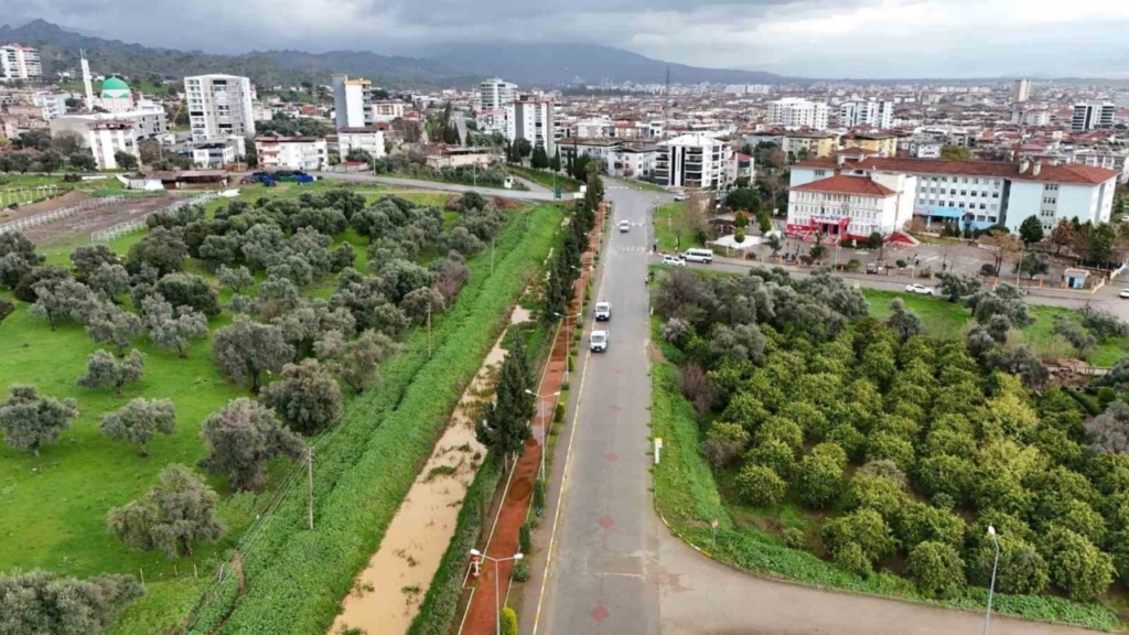 Büyükşehir ekiplerinden Nazilli yürüyüş yolunda bakım çalışması 6 buyuksehir ekiplerinden nazilli yuruyus yolunda bakim calismasi 5bce4b99a436