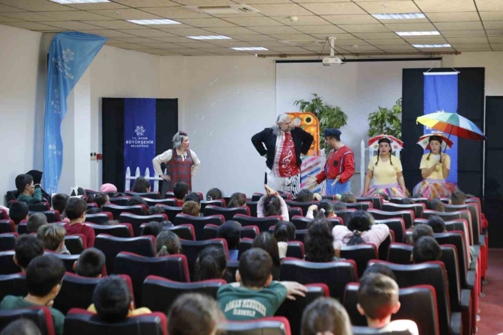 Büyükşehir, Köşklü minikleri tiyatroyla buluşturdu 2 buyuksehir kosklu minikleri tiyatroyla bulusturdu 85f79d81c531