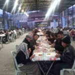 Büyükşehir’in iftar sofraları vatandaşları buluşturuyor
