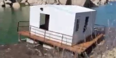 Çine Barajı’nda yüzen ev